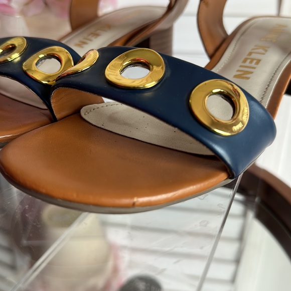 EUC Anne Klein Ellamae Blue & Tan Leather Block Heel Gold Grommet Sandal - Picture 11 of 14